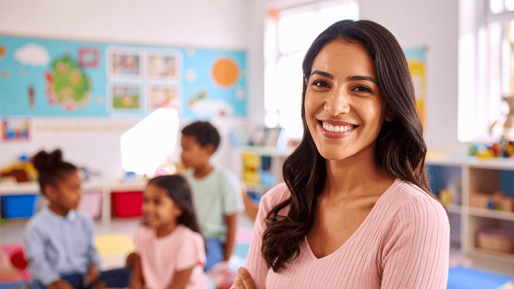 Book the Best English Speaking Home Tutor for Kids Today with PlanetSpark