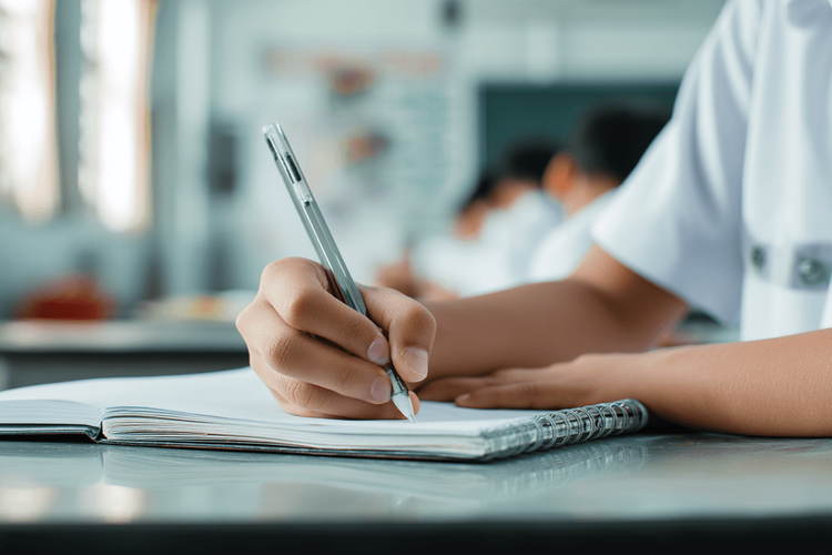 Report Writing Class 10: Format, Topics & Examples