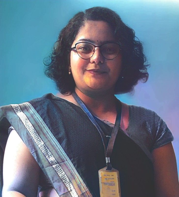 Rasika Dixit hatolkar