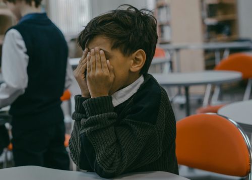 Emotional Detachment: Signs, Causes and How to Overcome It