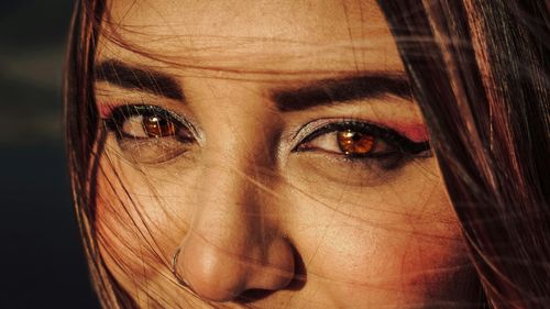 10 Tips for Eye Contact Communication During Presentation