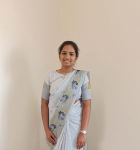 Naveena Shri a v